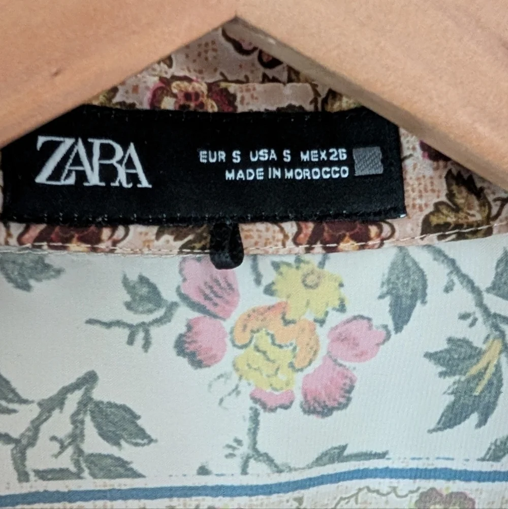 ZARA Women's Floral Patchwork Button-Up Blouse, Sz S - Picture 6 of 7